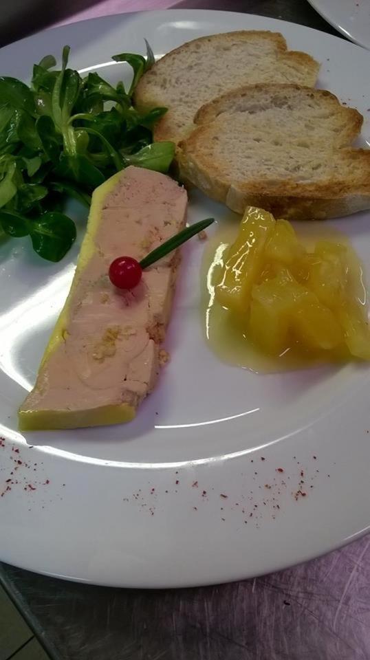 Hotel Restaurant Henry Puy-lʼÉvêque Eksteriør bilde
